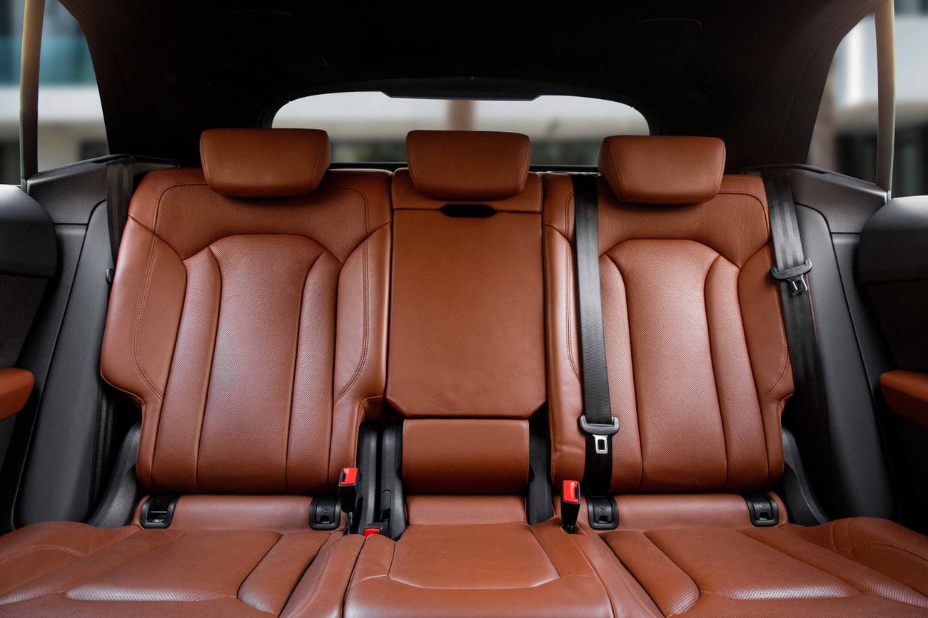 أودي Q8 Q8 55TFSI | 3,525 P.M | 0% Downpayment | 55TFSI | S-LINE | IMMACULATE