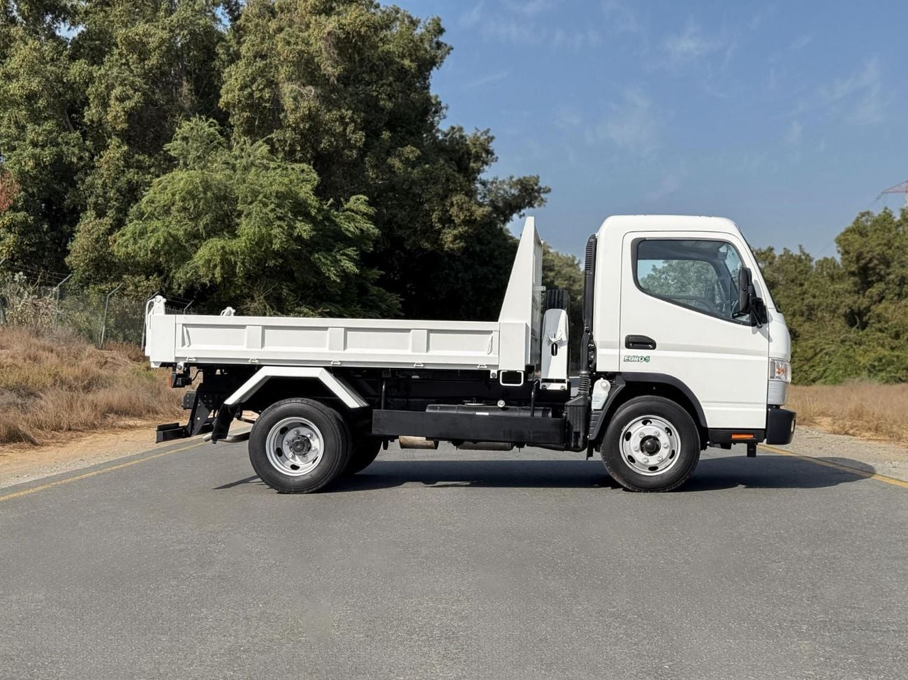Mitsubishi Canter STD 2026 GCC | TIPPER TRUCK | 3.0L DIESEL | EURO 5 | RWD | BRAND NEW | Export