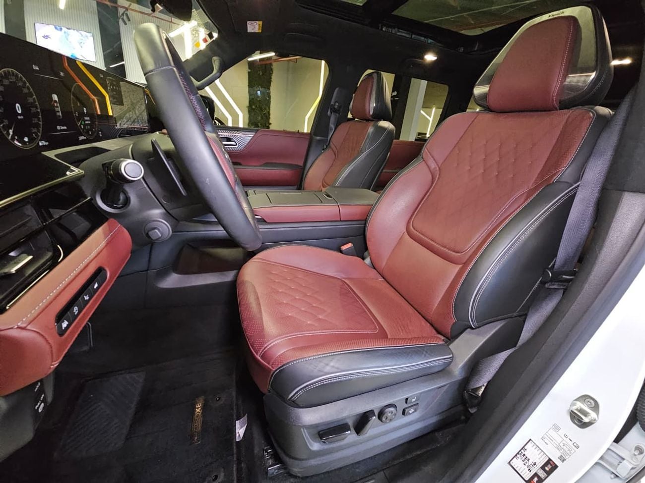 Infiniti QX80 Autograph Bench Chairs 3.5L 2025 Infiniti QX80 Autograph - 5 Years Warranty and Service - Mint condi