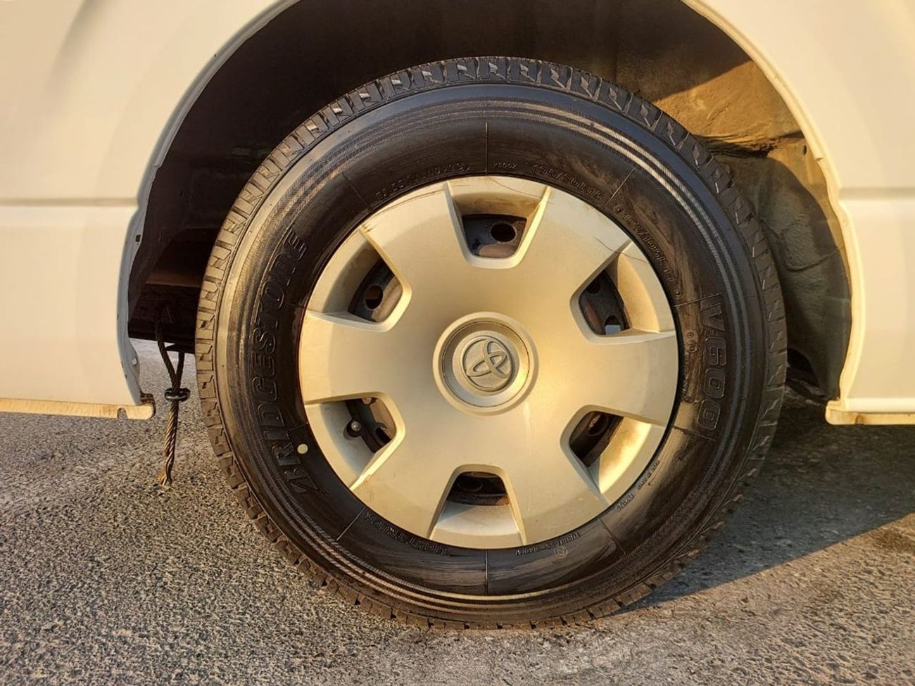 Toyota Hiace TOYOTA HIACE VAN RHD 2011 MODEL 2.7 L PETROL AUTOMATIC(PM08895)