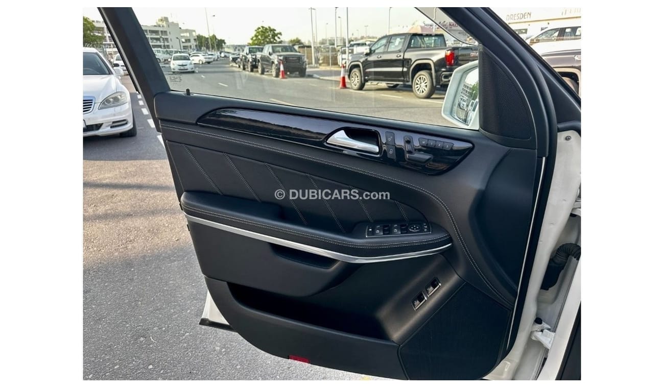 Mercedes-Benz GL 550