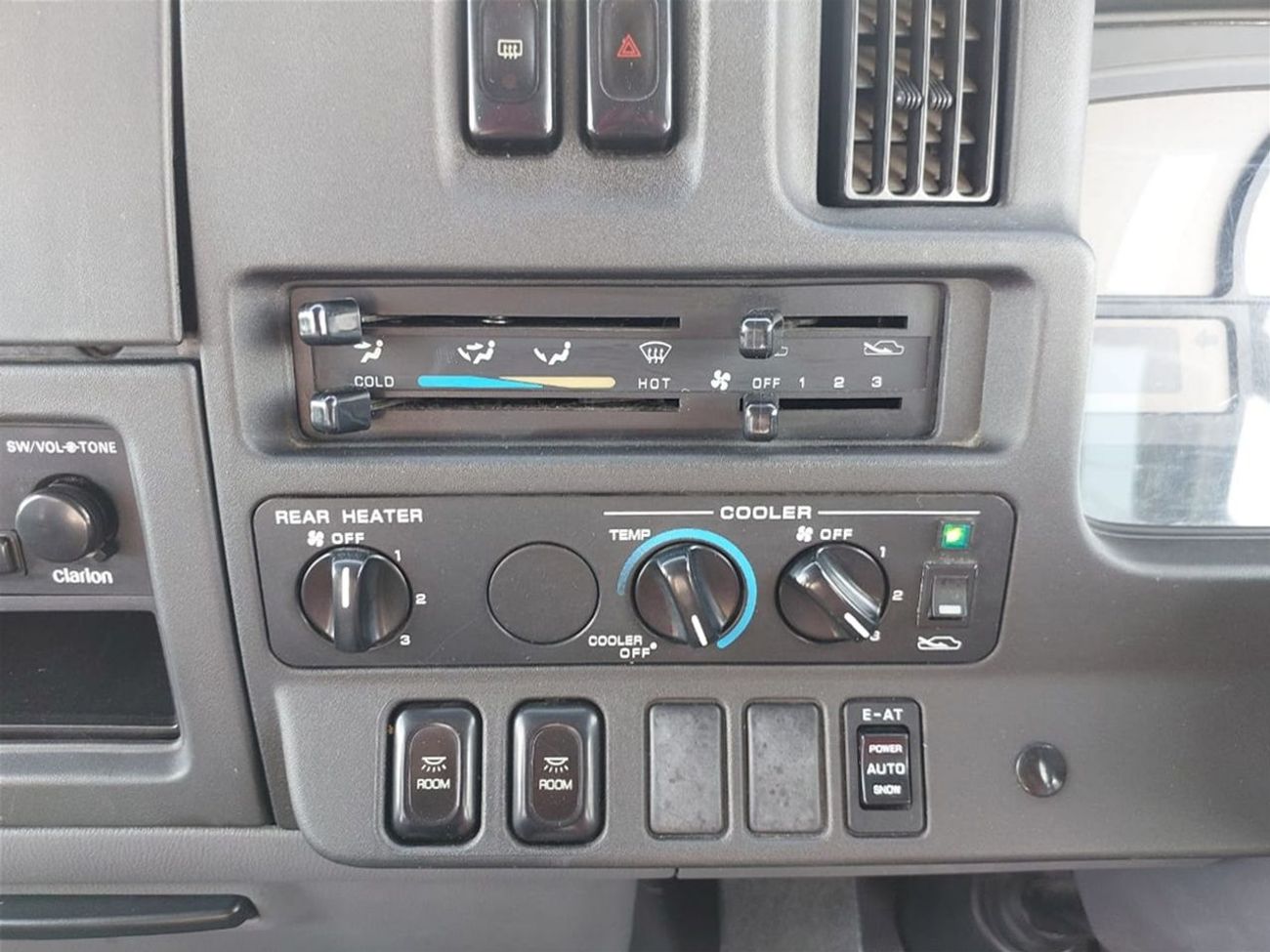 نيسان سيفيليان NISSAN CIVILIAN BUS RHD 2003 MODEL 4.1 L DIESEL AUTOMATIC(PM20798)