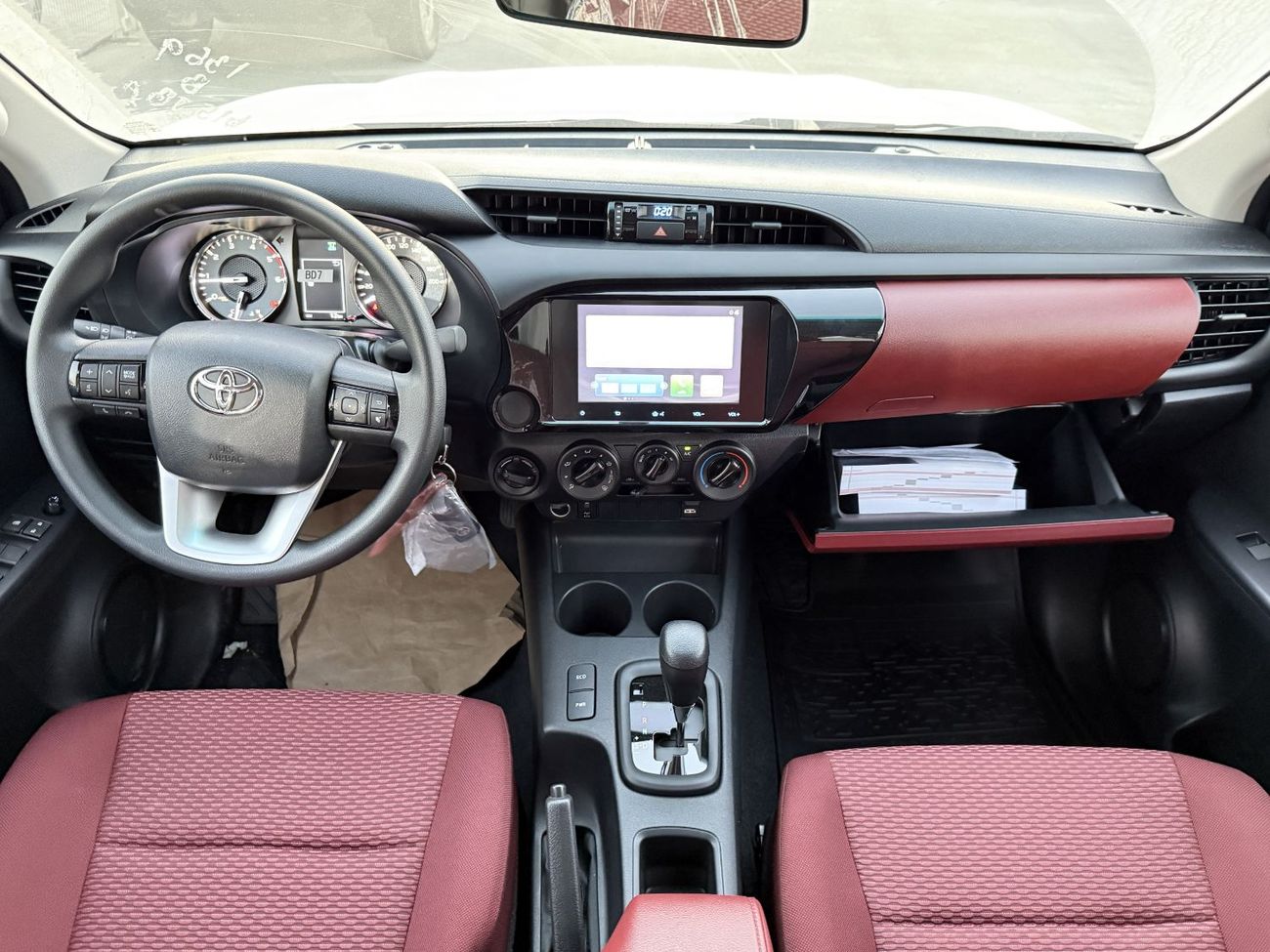 تويوتا هيلوكس 2.4L Diesel Manual Double Cab 4x4 2026YM