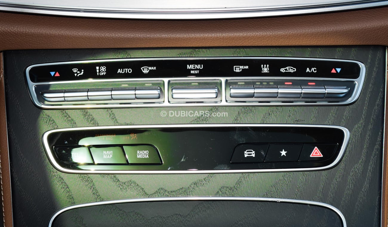 مرسيدس بنز E200 | 2022 | Night Package