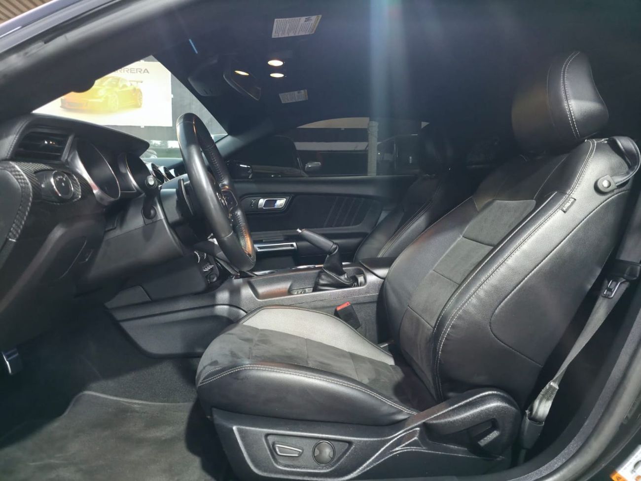 Ford Mustang GT Premium 5.0L V8