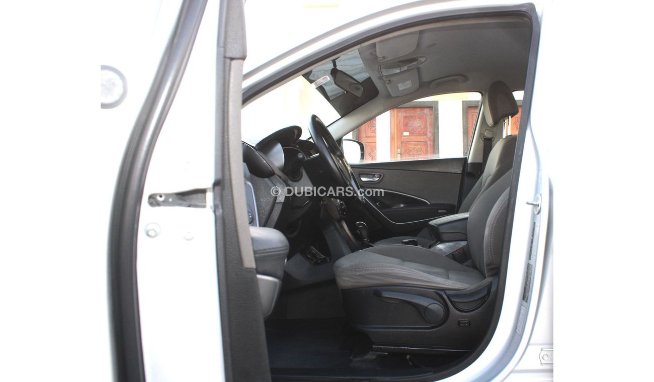 Hyundai Santa Fe GL Hyundai Santa Fe 2014 GCC, in excellent condition
