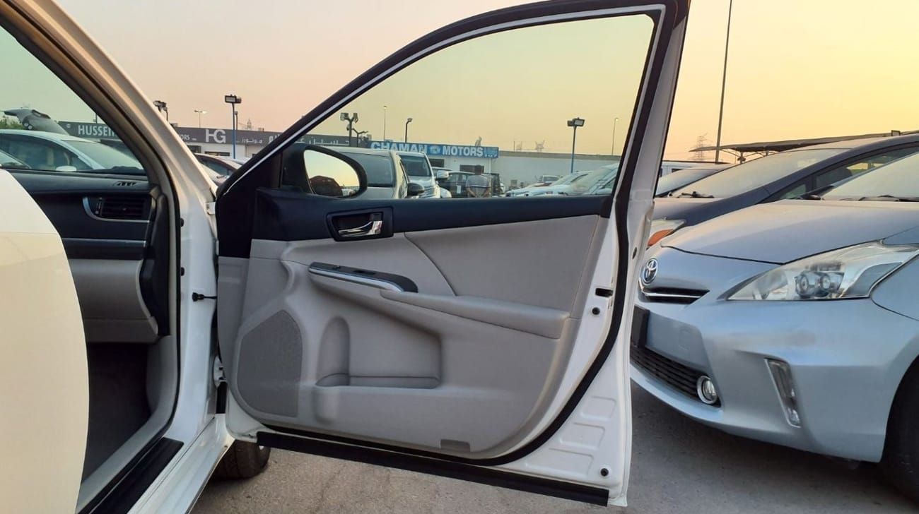 تويوتا كامري Toyota Camry XLE Hyrbrid