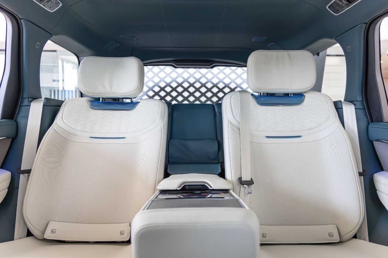 Land Rover Range Rover SV LWB P615 Range Rover | Vogue | SV | GCC | 4.4L Twin-Turbo V8 | SWB | AWD | VIP Rear Seats | 2026