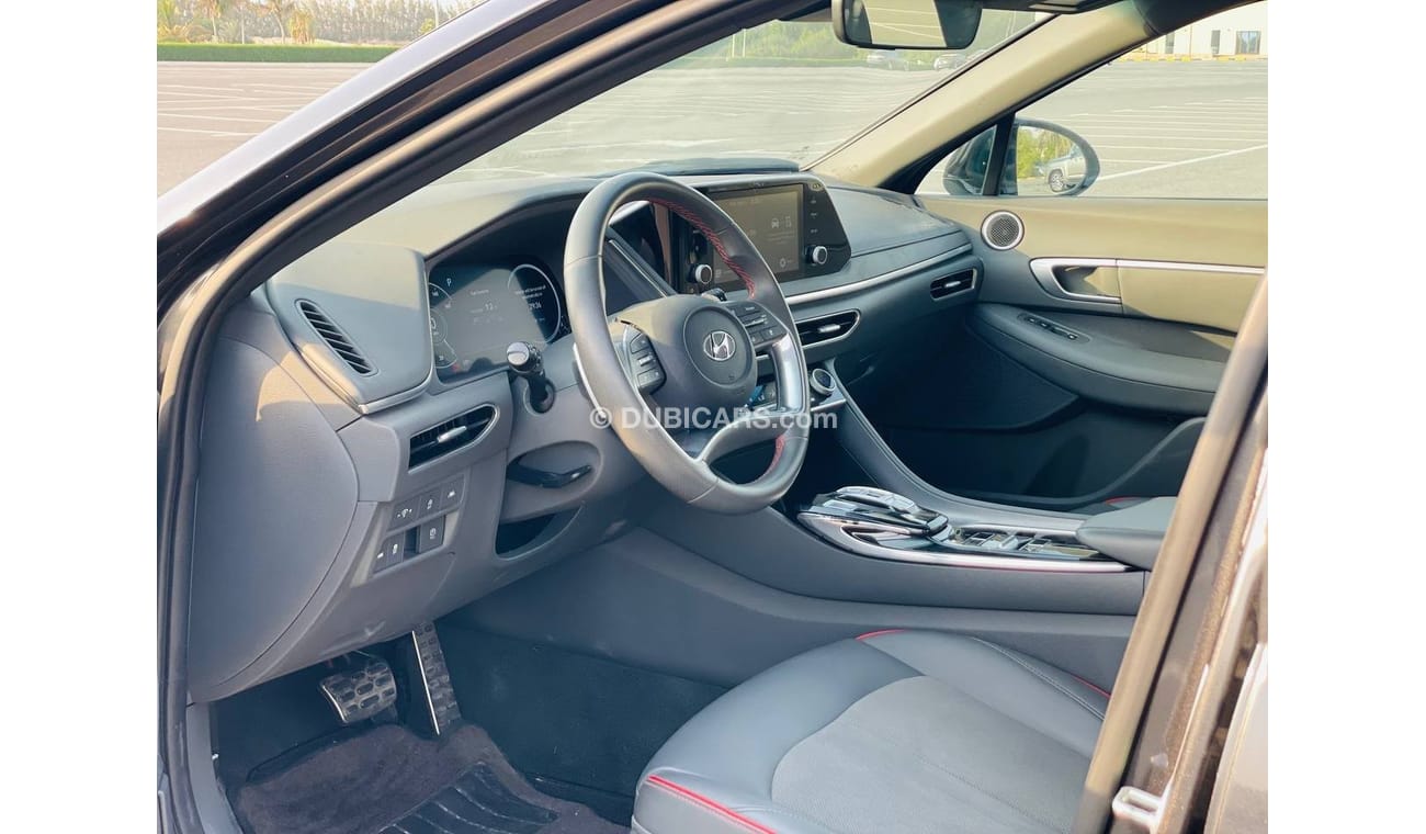 هيونداي سوناتا Base