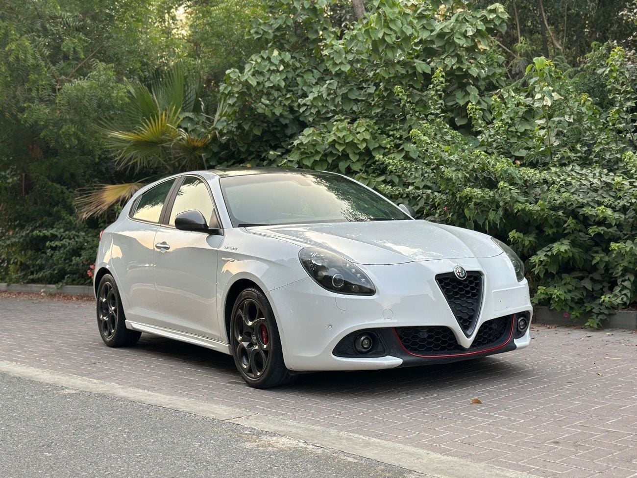 ألفا روميو جوليتا Veloce 1.8L