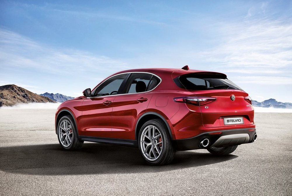 Alfa Romeo Stelvio exterior - Rear Right Angled