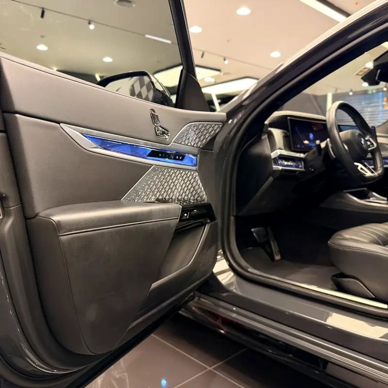 BMW 740i 740i M Sport GCC Specs - Like New!