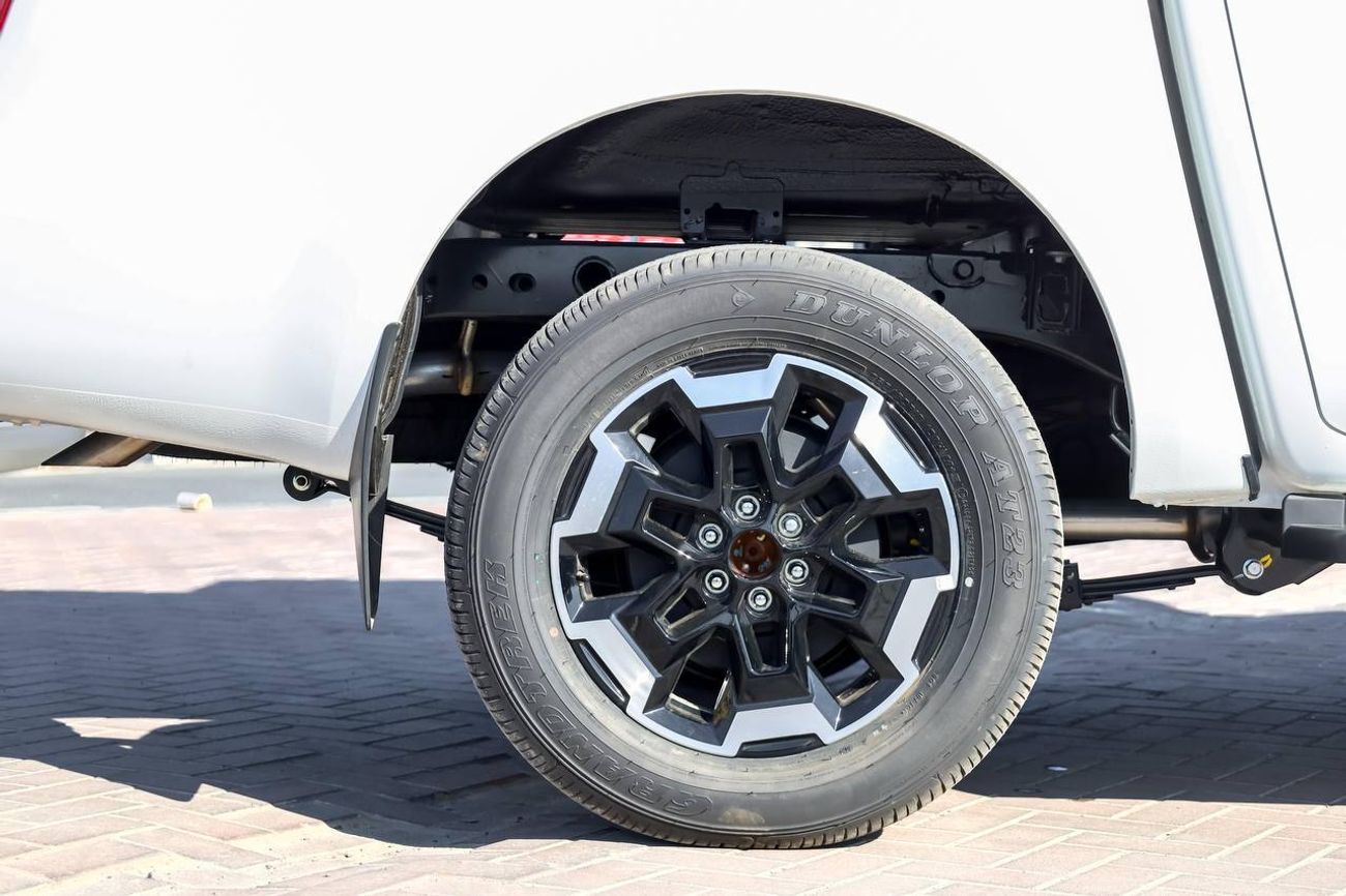 نيسان نافارا Std 2.5L 4WD M/T