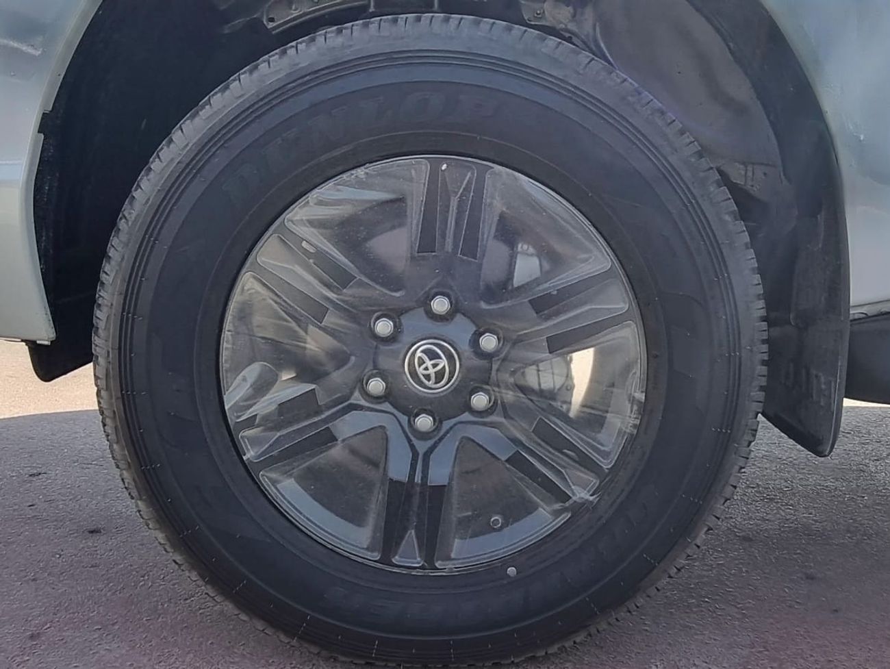 Toyota Hilux TOYOTA HILUX 2.4L DIESEL DOUBLE CABIN 4X4 GLX FULL OPTION MY 2025