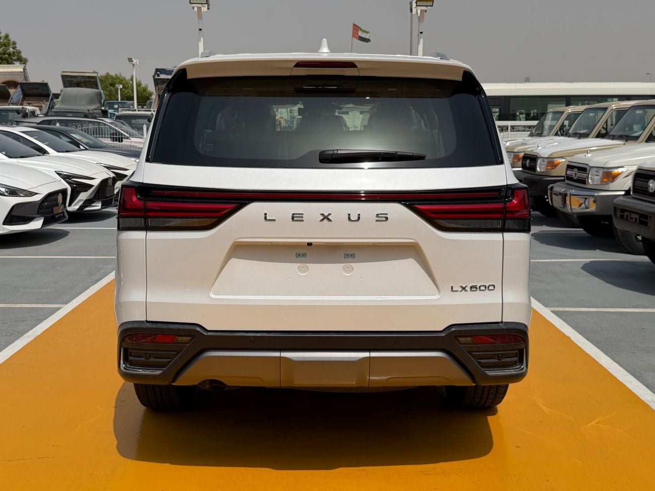 لكزس LX 600 SIGNATURE