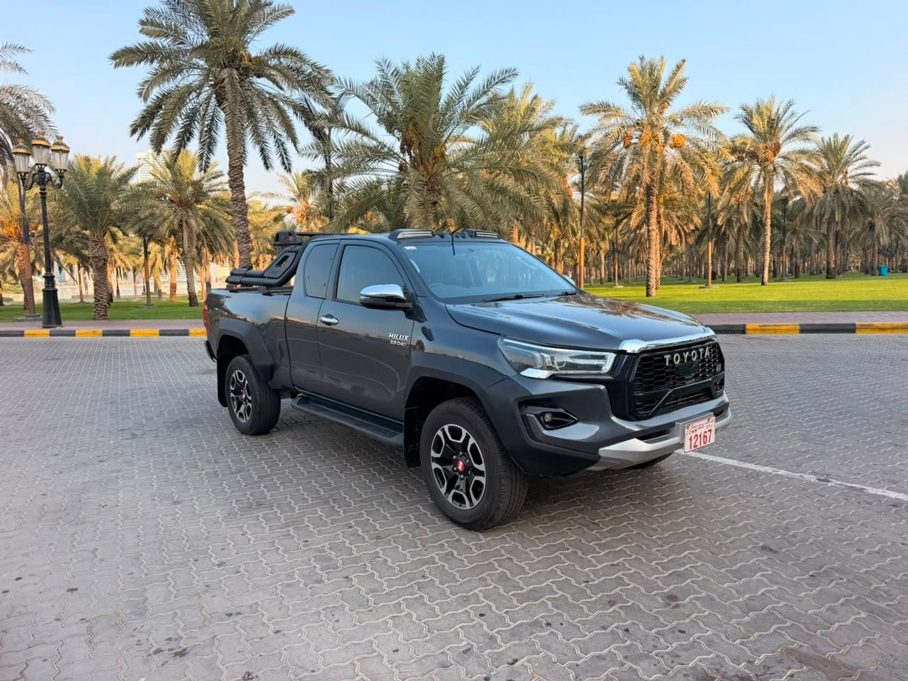 تويوتا هيلوكس SR Upgrade to GR Sport