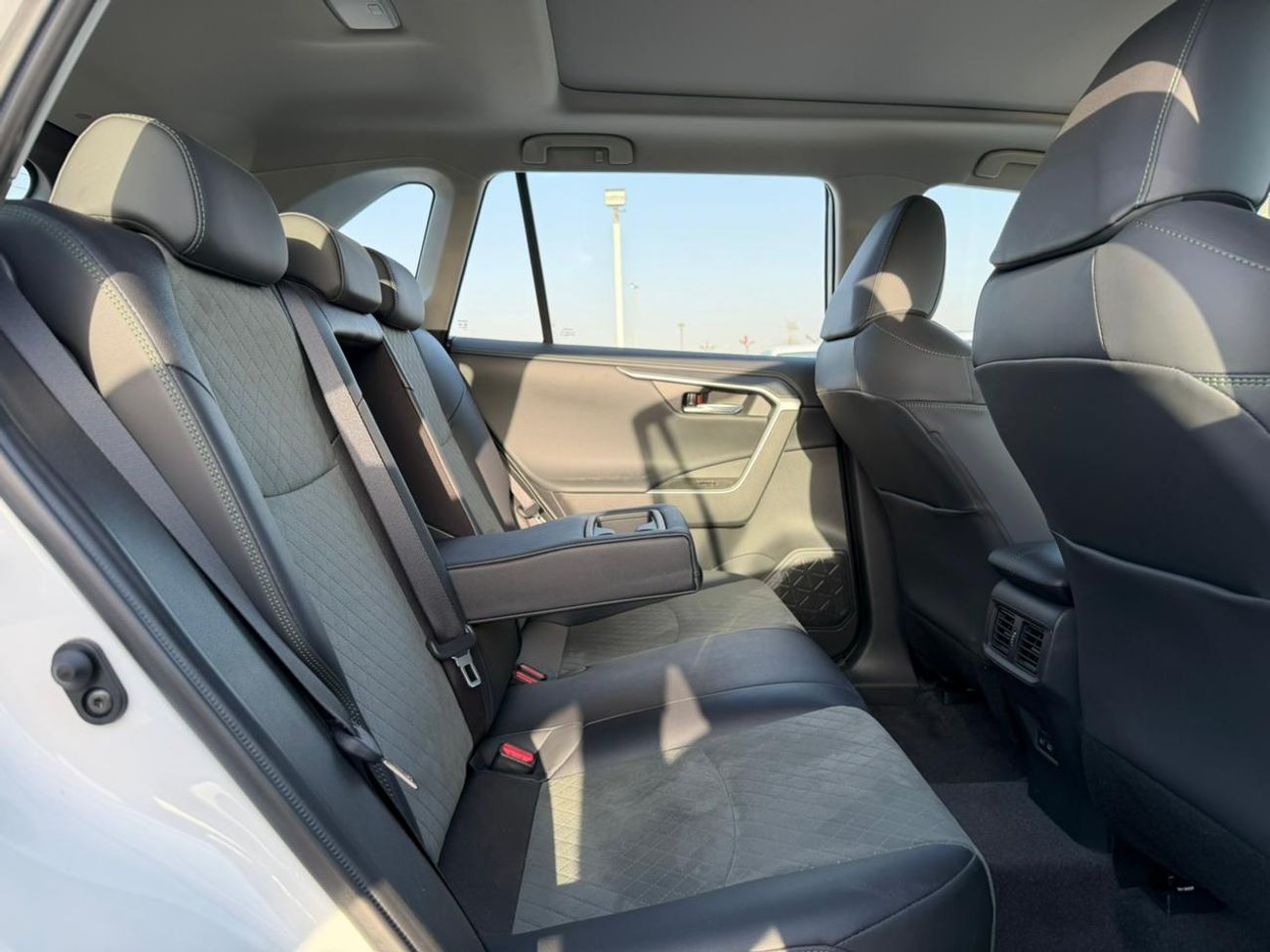 تويوتا راف ٤ Adventure 2.0L Petrol 2024 Export Price @ 93,000 AED