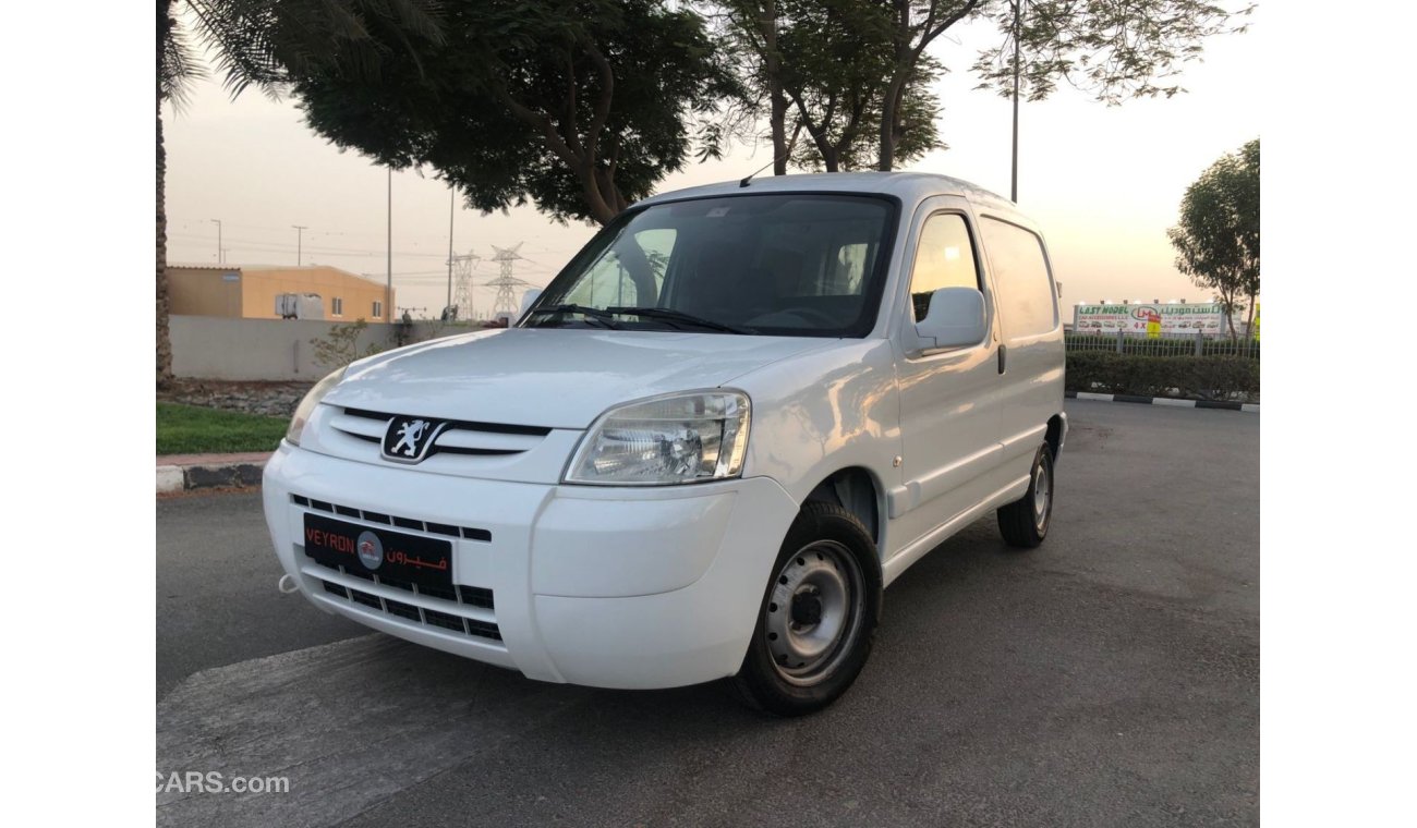 بيجو بارتنر قصير جسم 2013 PEUGEOT PARTNER GCC 2DR VAN 1.6L 4CYL MANUAL IN GOOD CONDITION