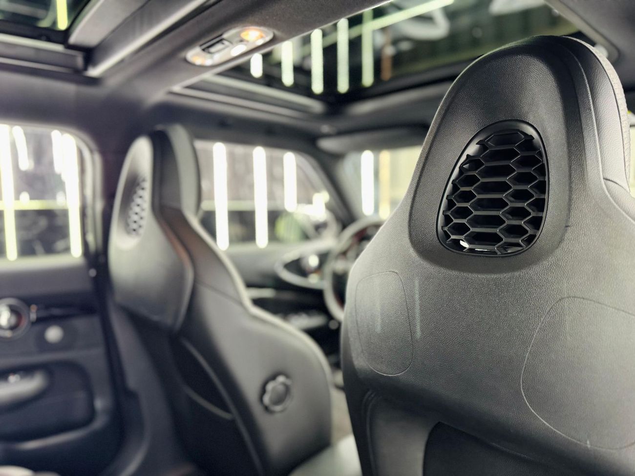 ميني جون كوبر كلوب مان 2022 MINI Clubman JCW All4, Warranty, Full Service History, Very Low Kms, 301HP