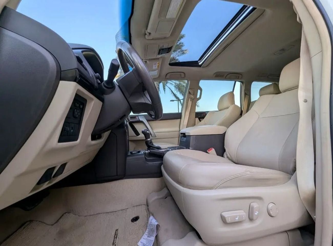 Toyota Prado Toyota prado 2022MODEL 4.0 Txl Petrol Engine Colour white push start Transmission Automatic Interior