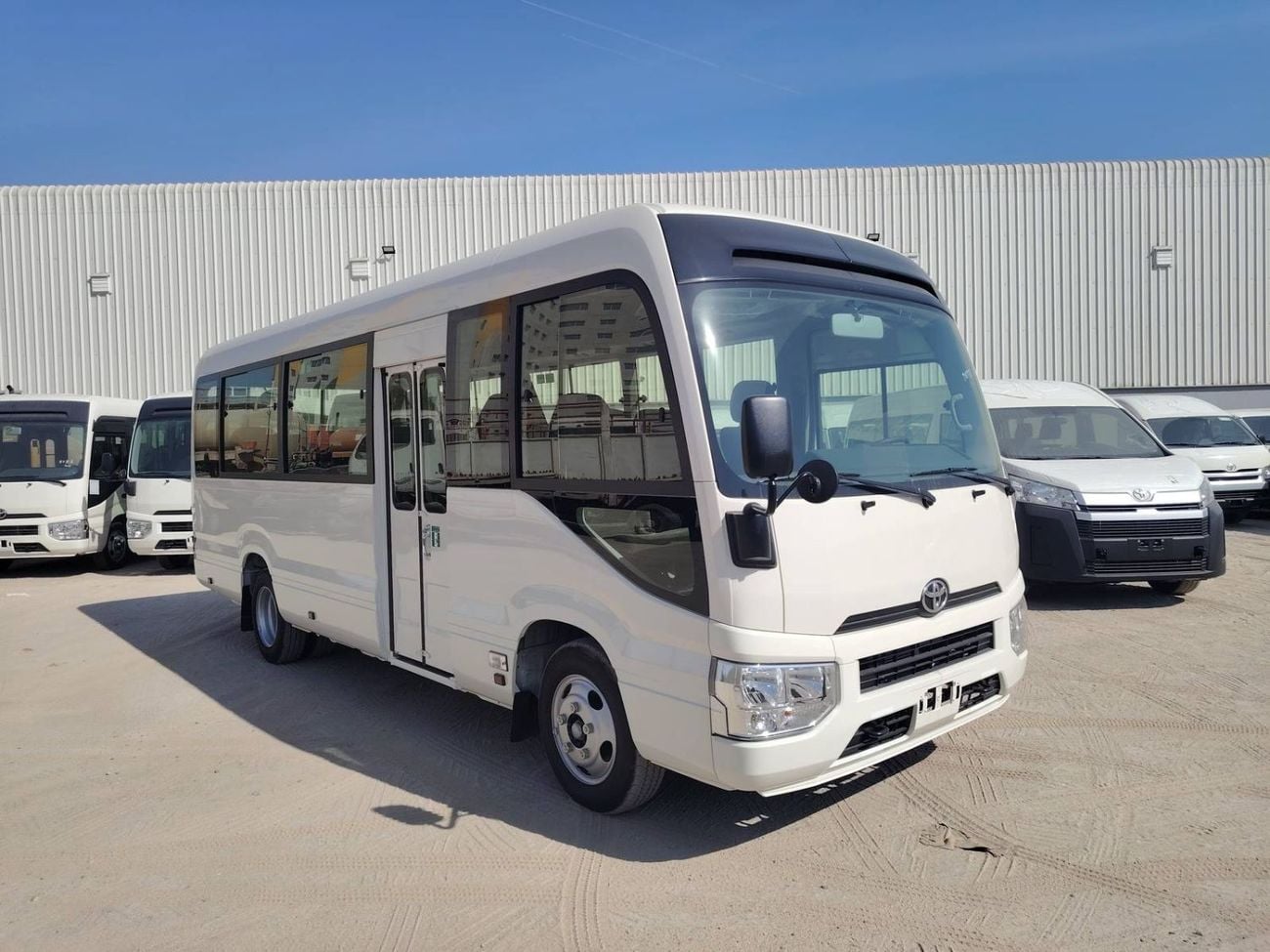 Toyota Coaster 2025 TOYOTA COASTER HIROOF 4.0L DIESEL MT 23 SEATER 2PELR NO LUGGAGE & COOL BOX & CURTAIN