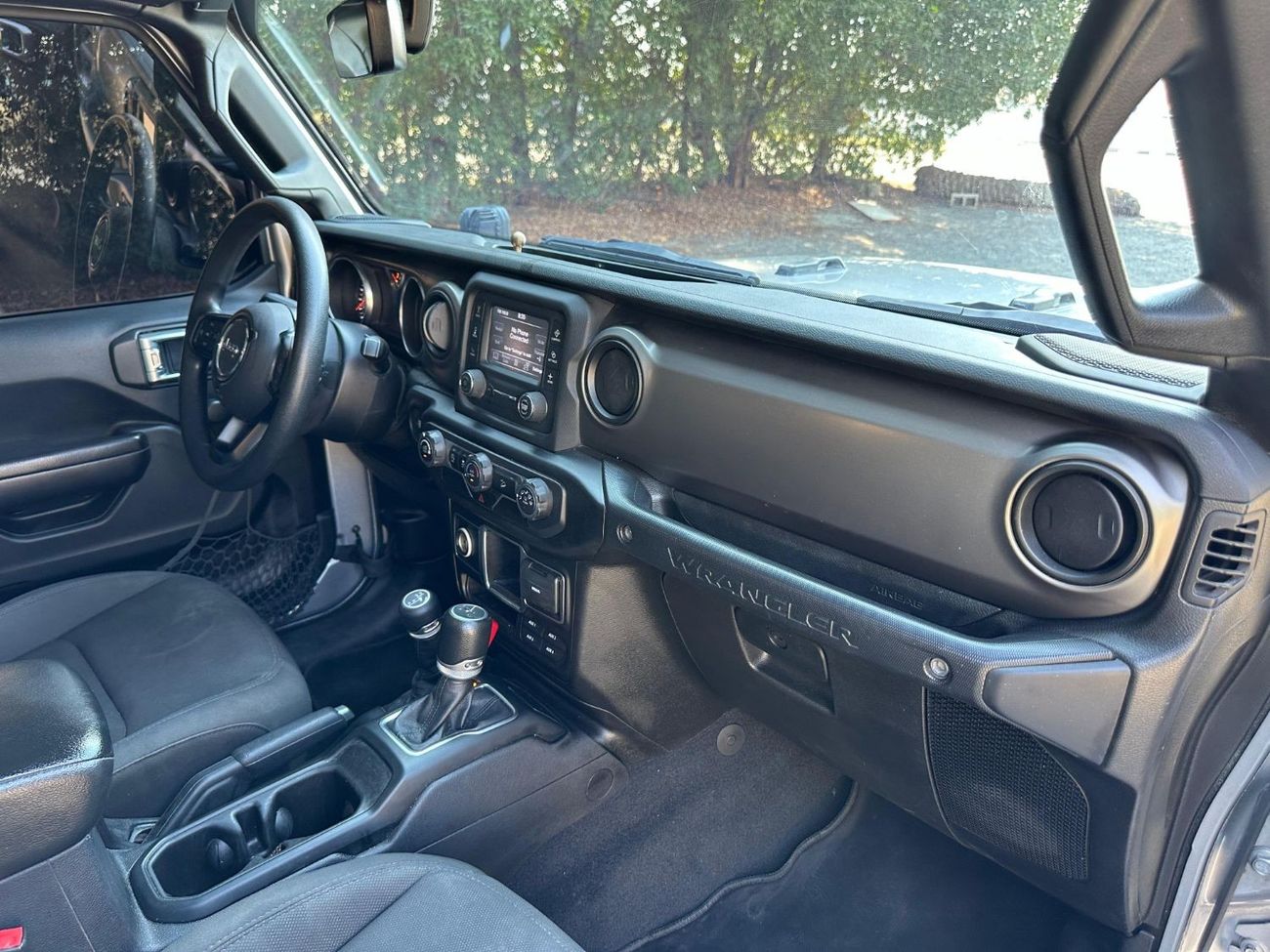 Jeep Wrangler WRANGLER SPORT 2020 V4 // 4X4 // LOW MILEAGE // IN PERFECT CONDITION