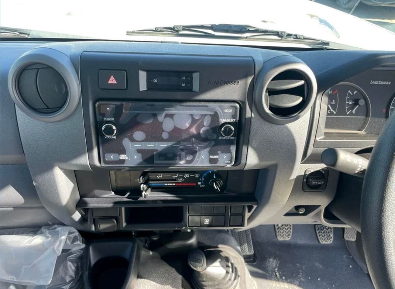 تويوتا لاند كروزر 70 Land Cruiser Hard Top LC76 HARD 2025