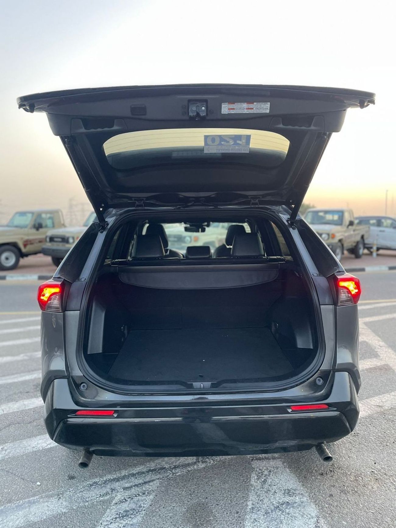 Toyota RAV4 2021 Toyota Rav4 XSE Hybrid Fuel ⛽  Full Option Sports Edition - 2.5L V4 - AWD 4x4 - UAE PASS