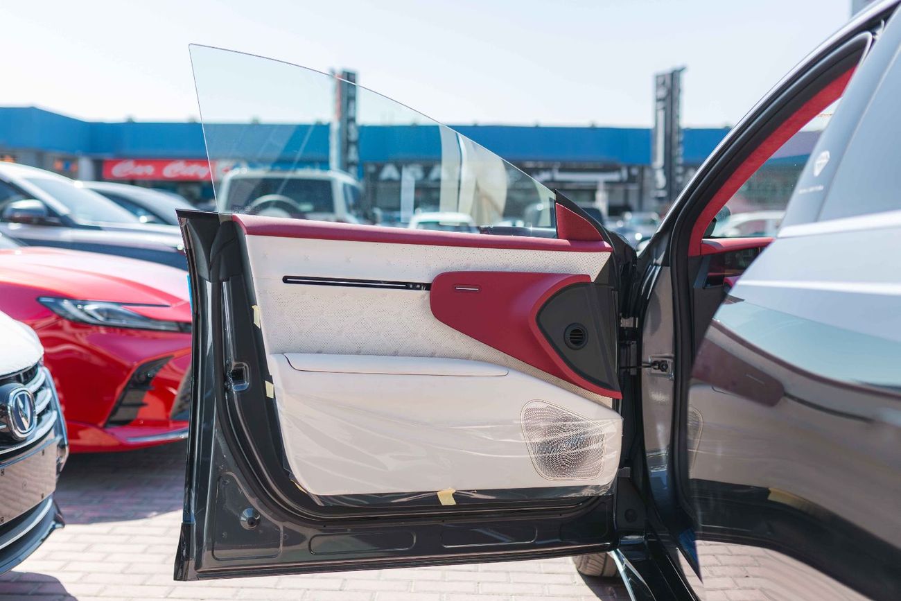 أفاتر 12 Avatr 12 Royal Edition – Full Option