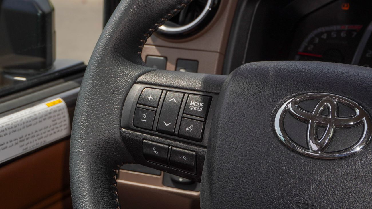 Toyota Land Cruiser 70 LX 4.0 L V6