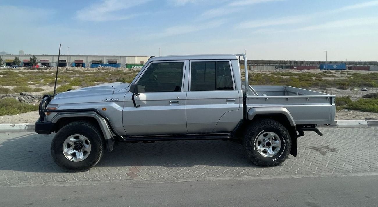 تويوتا لاند كروزر بيك آب RIGHT HAND VEHICLE ONLY FOR EXPORT 4.5 LITER