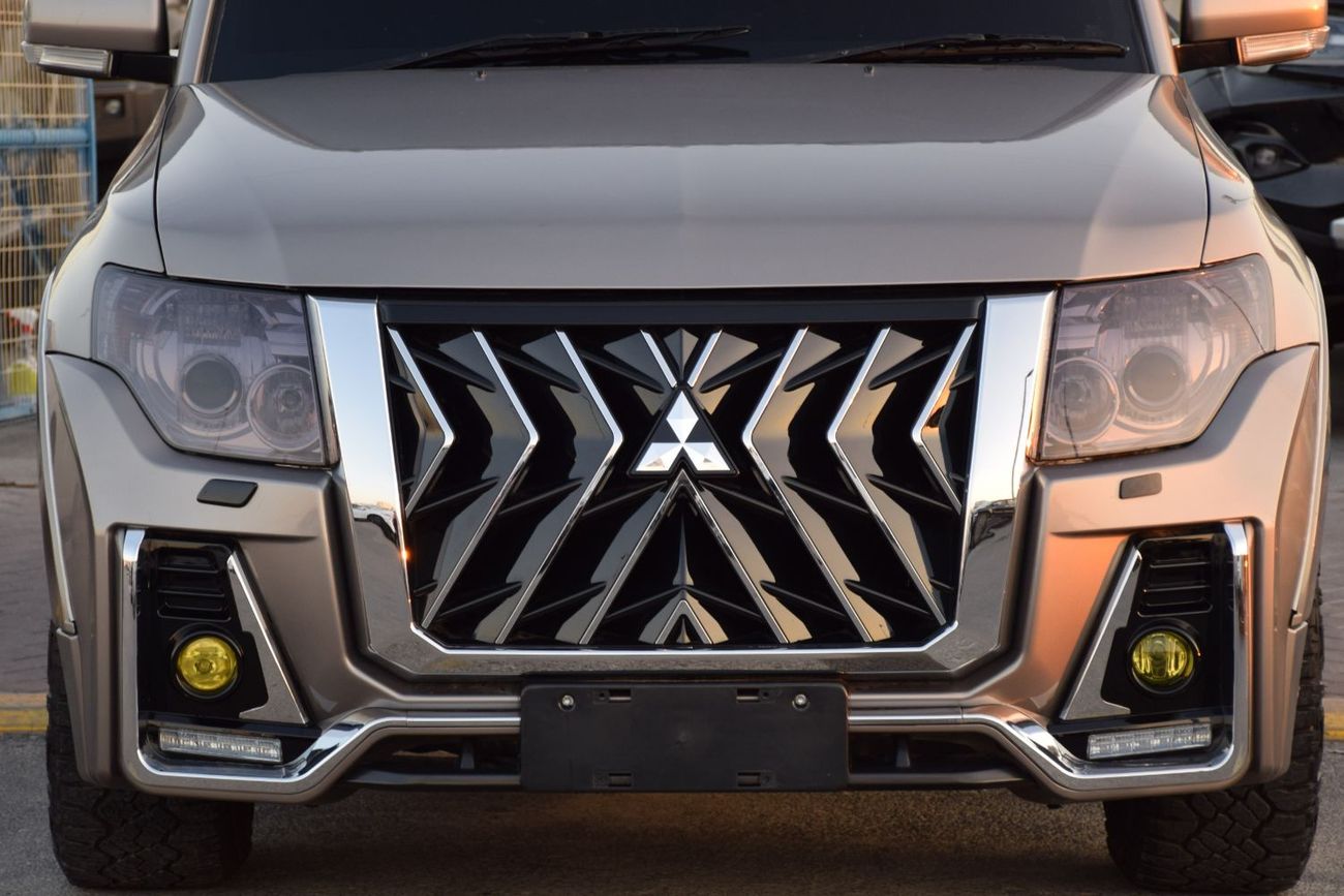 ميتسوبيشي باجيرو Right Hand (Diesel 3.2L)