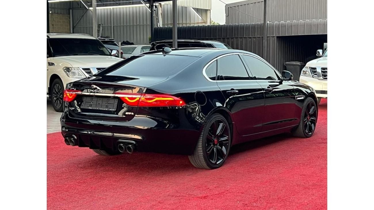 Jaguar XF R-Sport Jaguar XF 25T 4 cylinder turbo model : 2019 Price: 82,000 dirhams MILEAGE : 50,000 km/m Kore