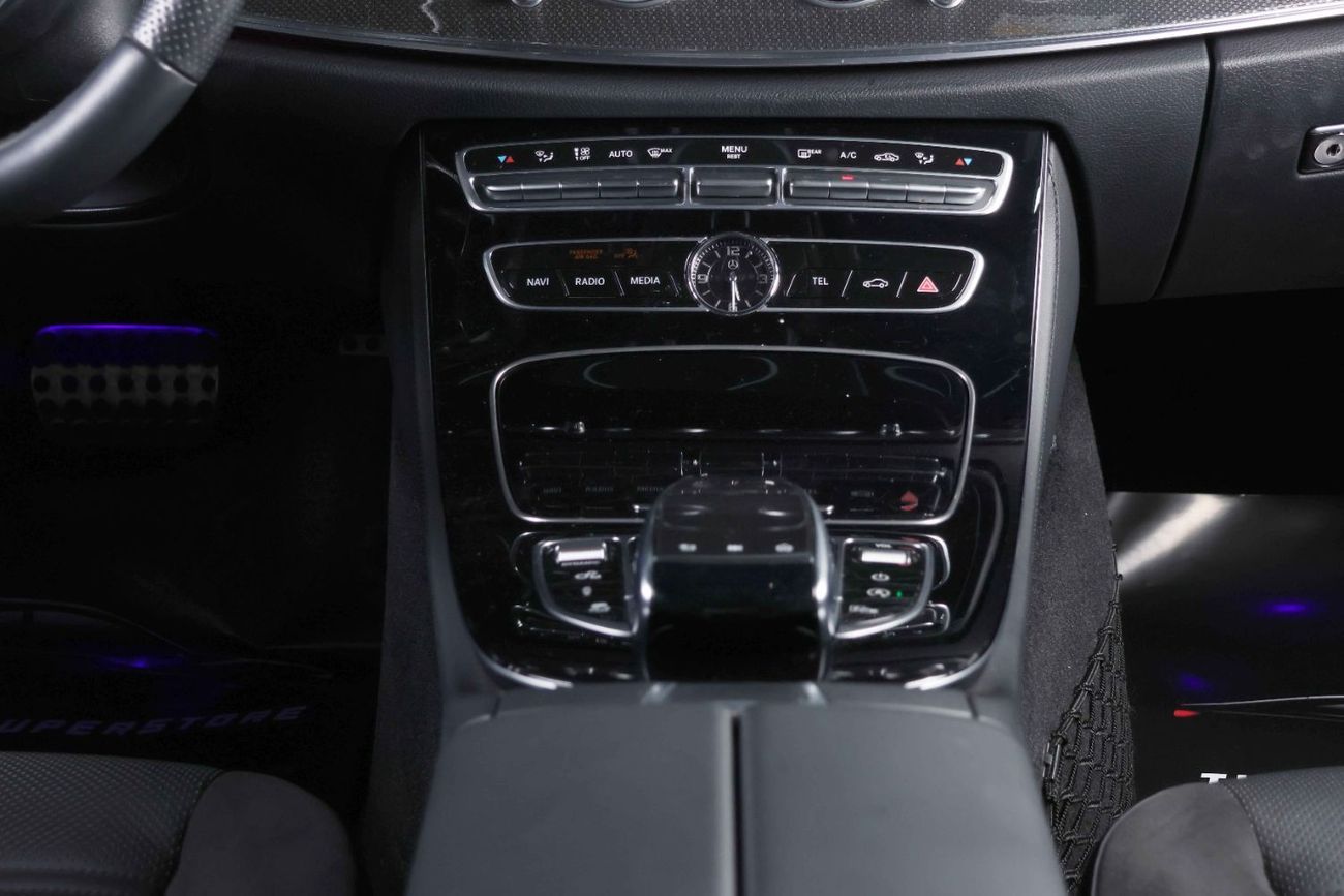 Mercedes-Benz E 53 AMG Std 3.0L 2019-MERCEDES BENZ E53 AMG-WARRANTY AND SERVICE CONTRACT AVAILABLE-FULL SERVICE HISTORY