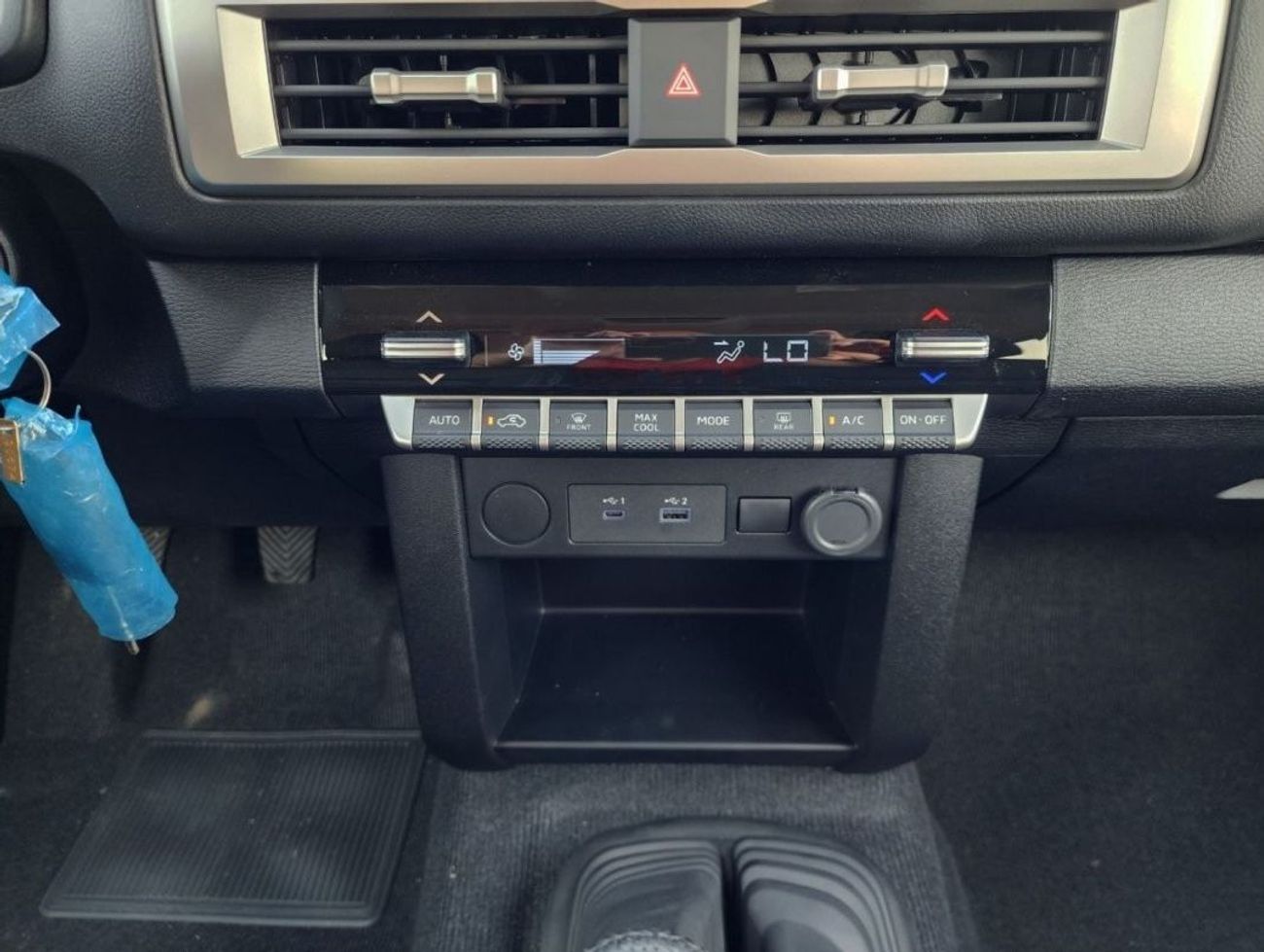 Mitsubishi L200 2.4L PETROL FULL OPTION 4WD 2024