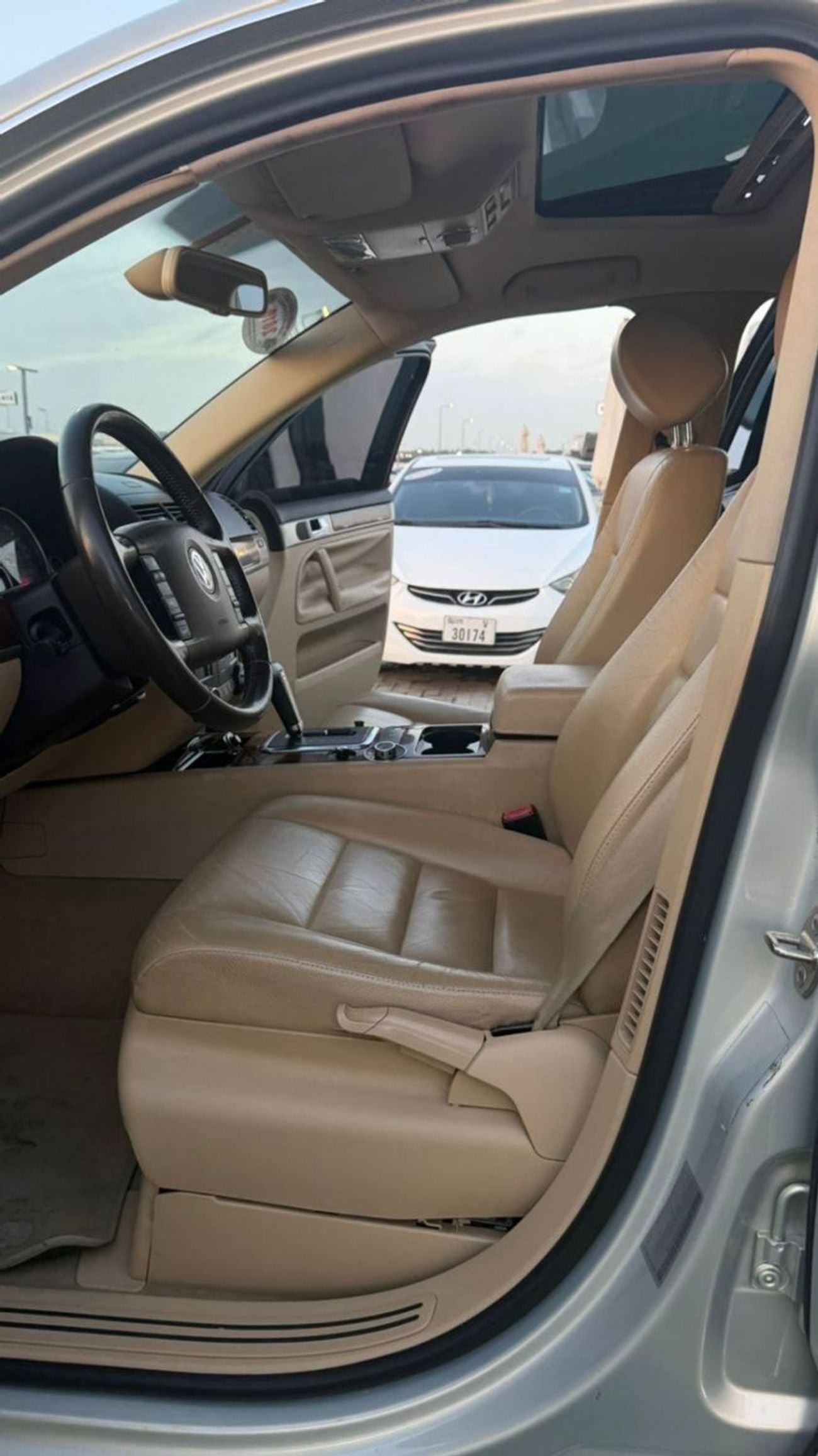 فولكس واجن طوارق فورويل مالك اول فتحه سقف