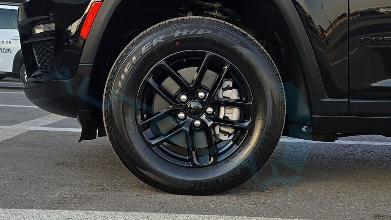 Jeep Grand Cherokee LAREDO 2024 4WD GCC With 4 Years Or 100,000 Km Warranty @Official Dealer