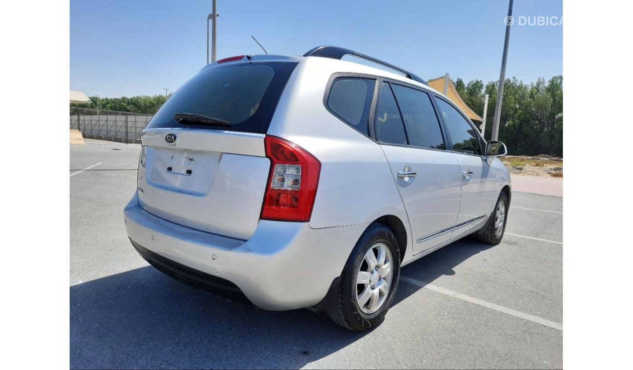 Kia Carens Kia carens 2009 gcc for sael