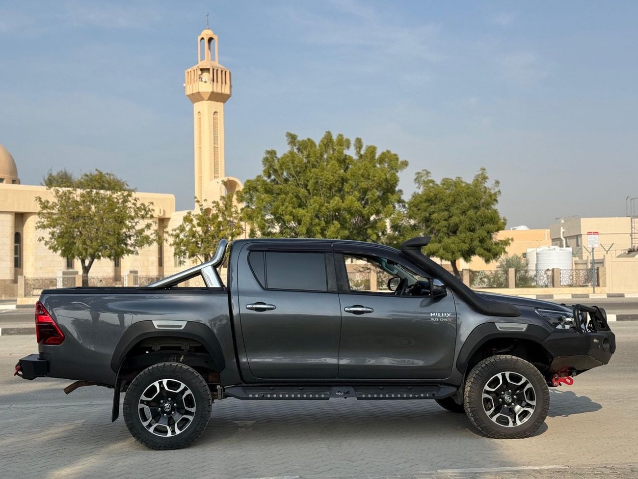 تويوتا هيلوكس SR5 export from Australia