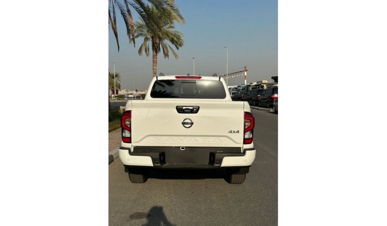 نيسان نافارا NISSAN NAVARA 2.5 PETROL LE 4X4 MT DC PLUS