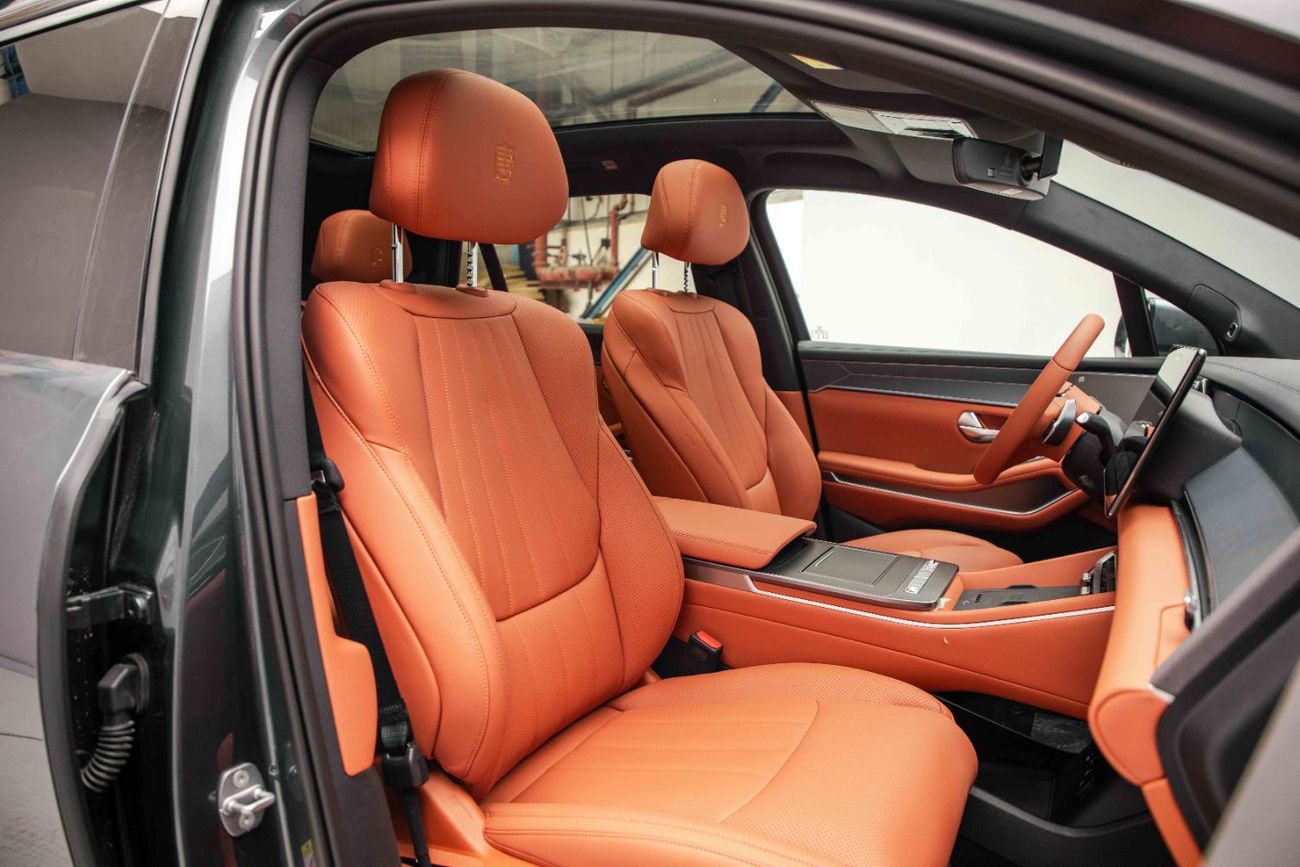 بي واي دي تانغ ل EV RWD