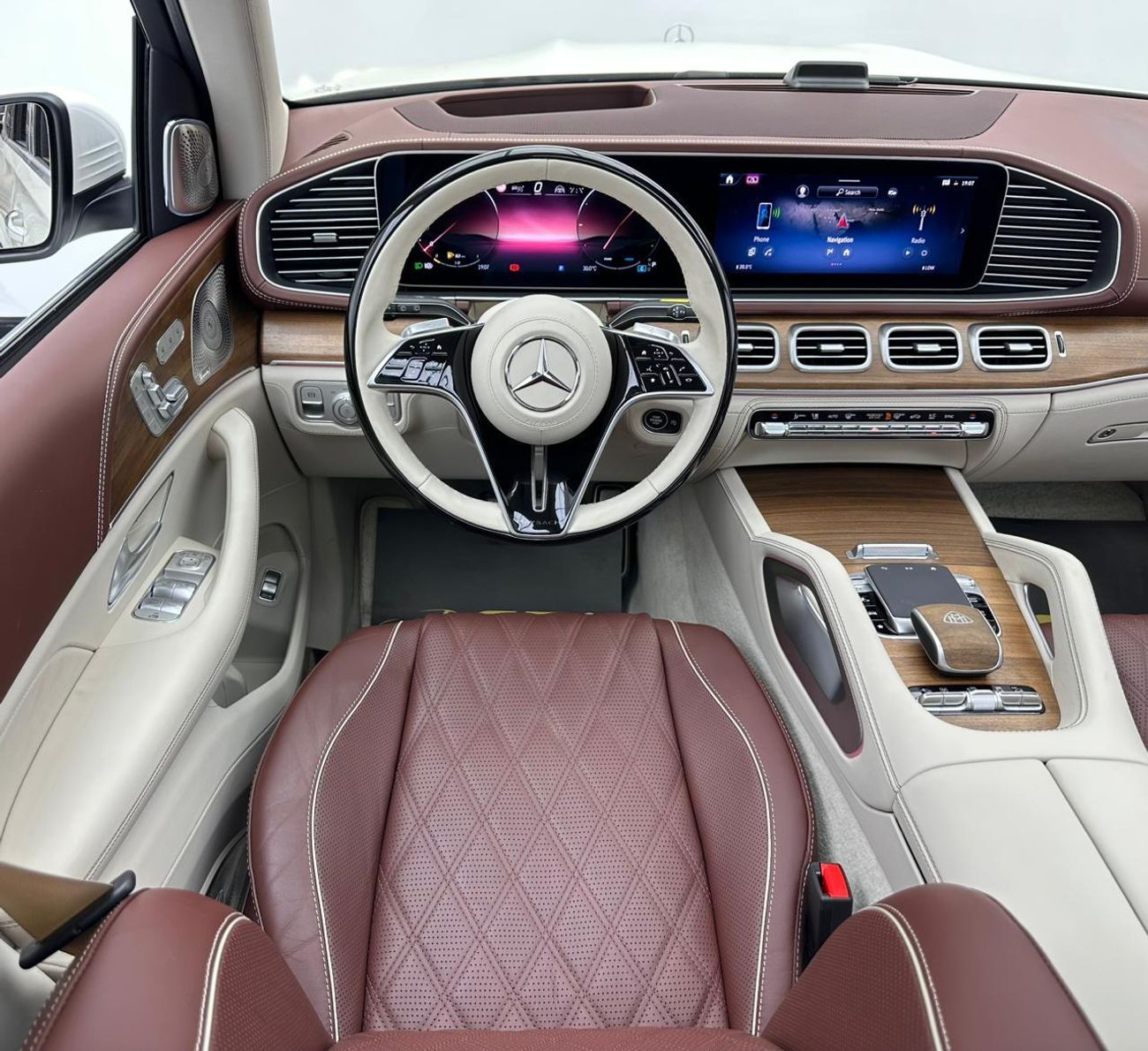 مرسيدس مايباخ gls600 مايباخ 2024 Mercedes-Maybach GLS 600 4MATIC, 1 Year Warranty Unlimited Km, Full Service History