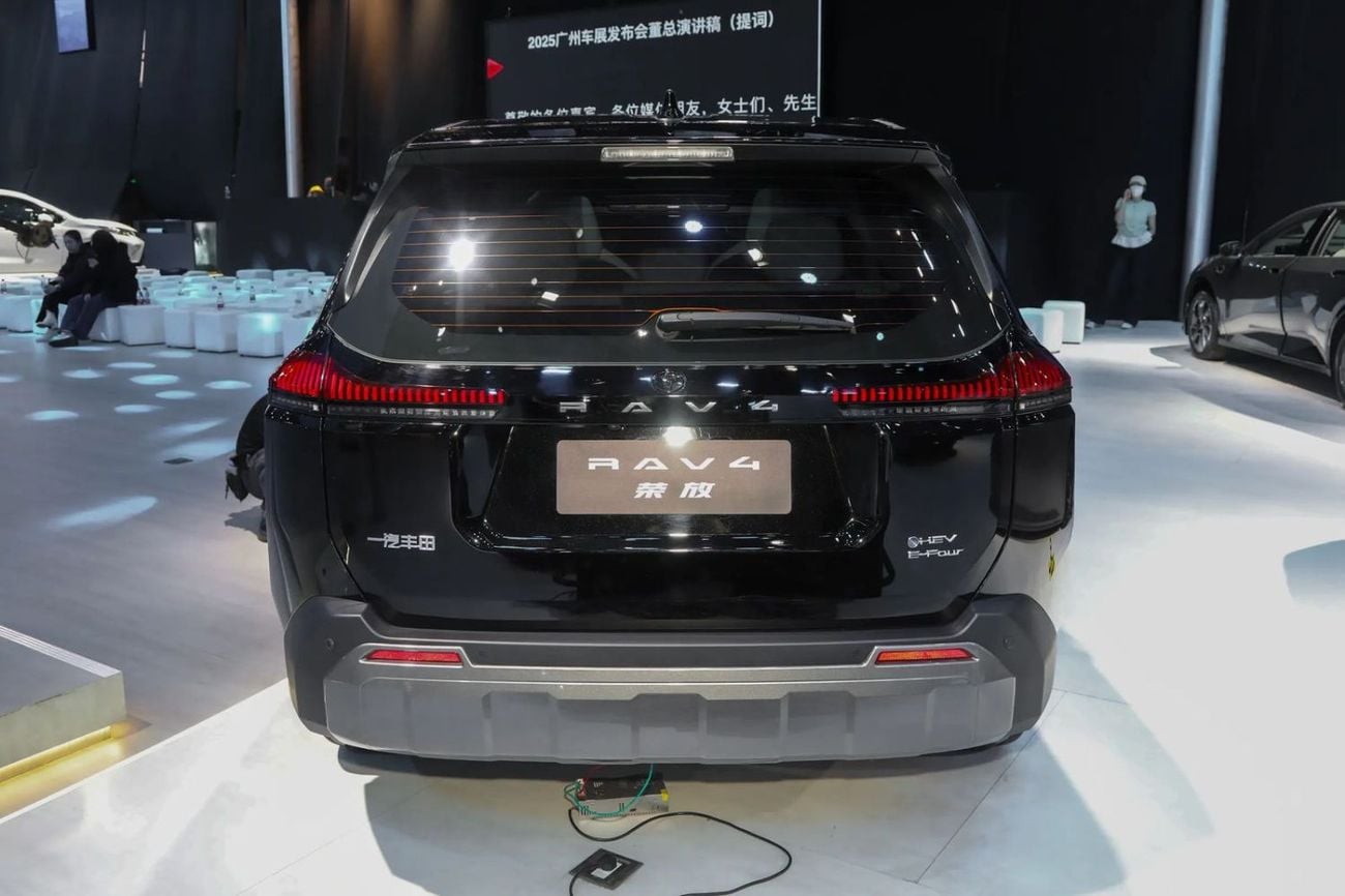 Toyota RAV4 RAV4 4WD 2.5L HEV FLAGSHIP 2026
