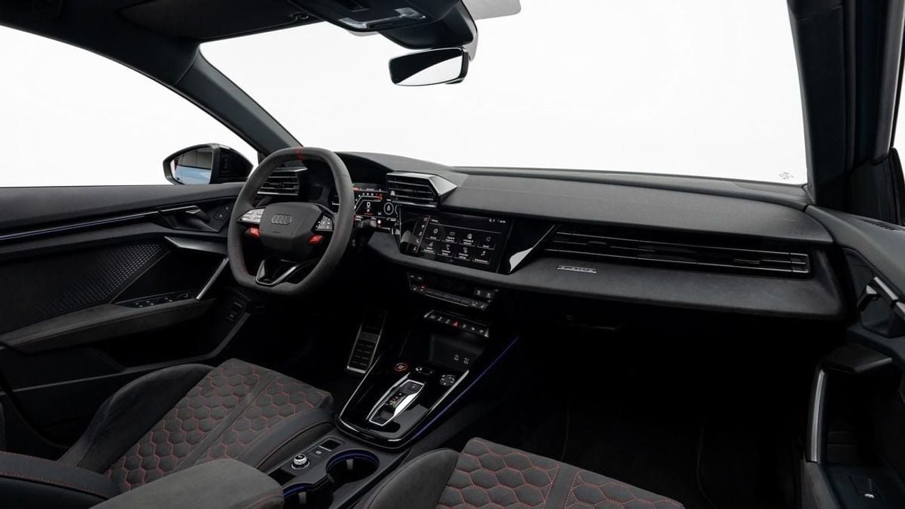 أودي RS3 STANDARD - 2025 - Euro Specs - Under Dealer Service Contract
