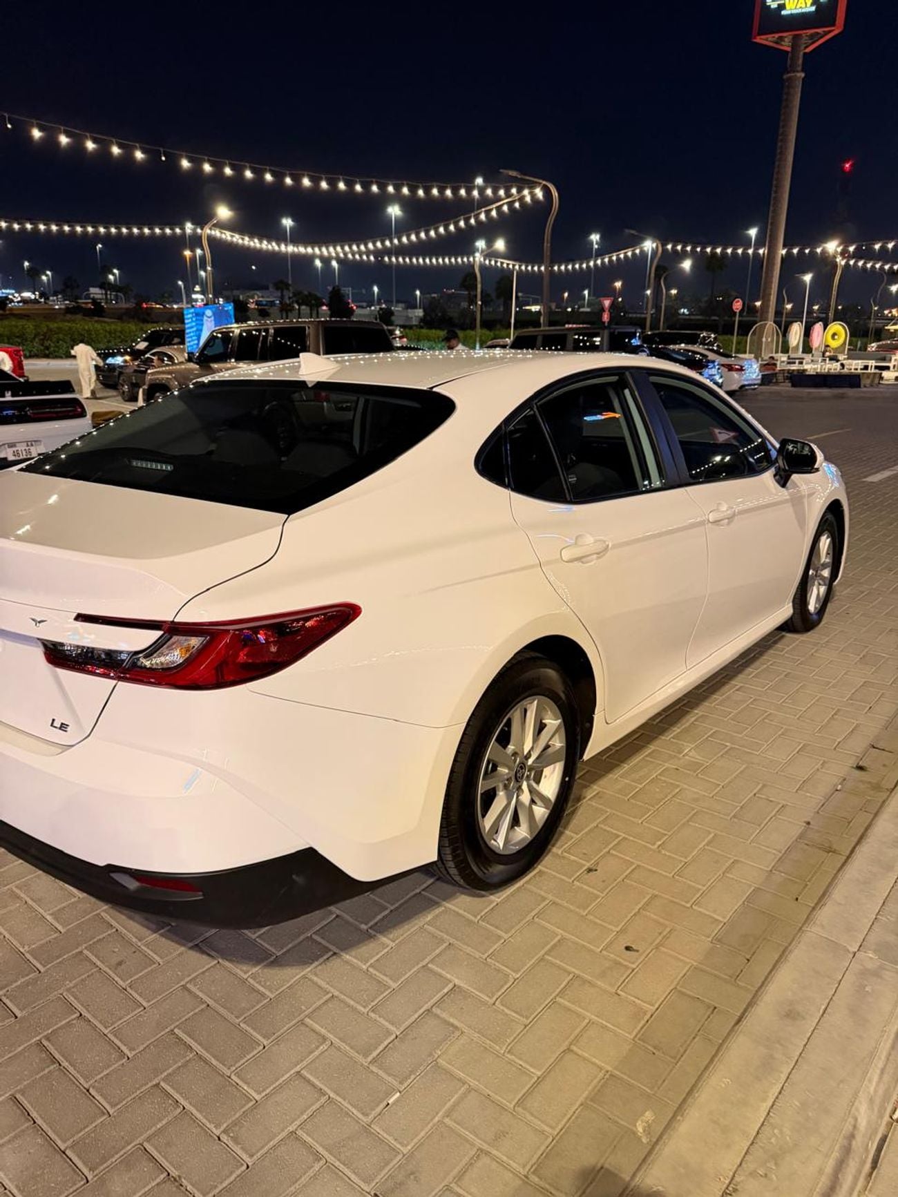 Toyota Camry XLE 2.5L Hybrid