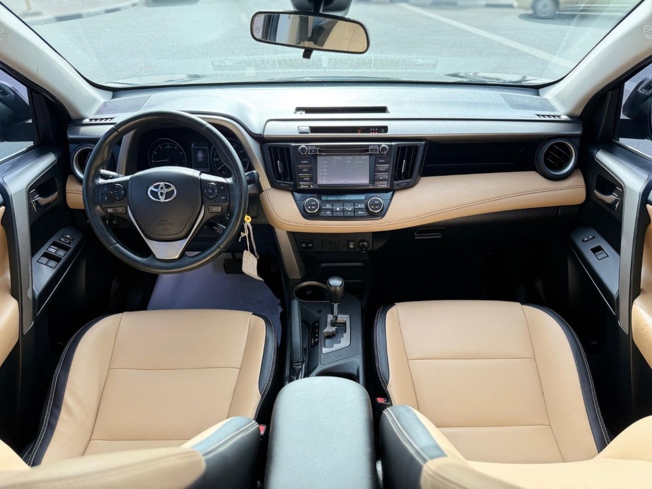 تويوتا راف ٤ XLE, leather seats, sunroof ,push start