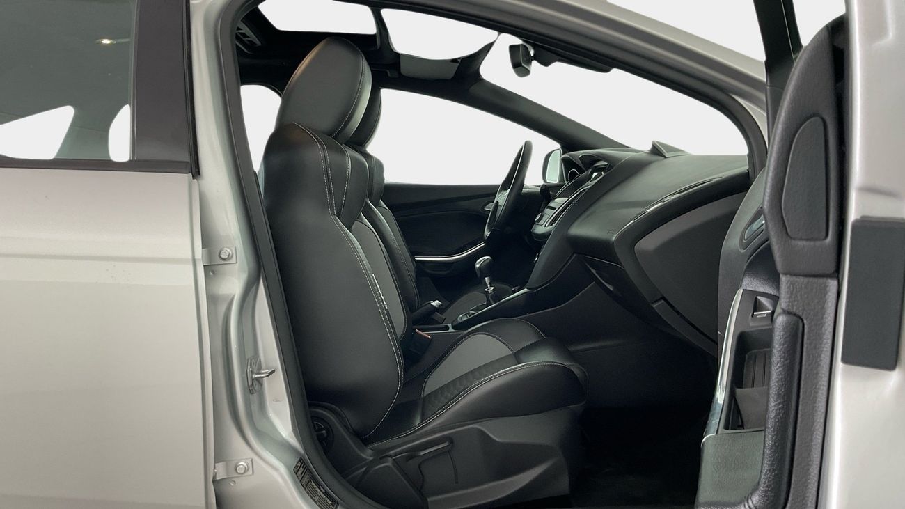 فورد فوكاس ST | upto AED 20,000 Ramadan Discount | شامل الضمان | 0 ﺪﻔﻋﺓ ﺃﻮﻟﻯ