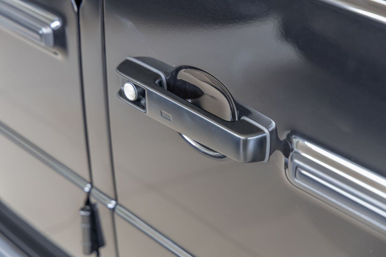 مرسيدس بنز G 63 AMG 4MATIC SUV BRABUS Kit 800 | Carbon Fiber Interior  Exterior | Star Light Roof | Mercedes-Benz G-Clas