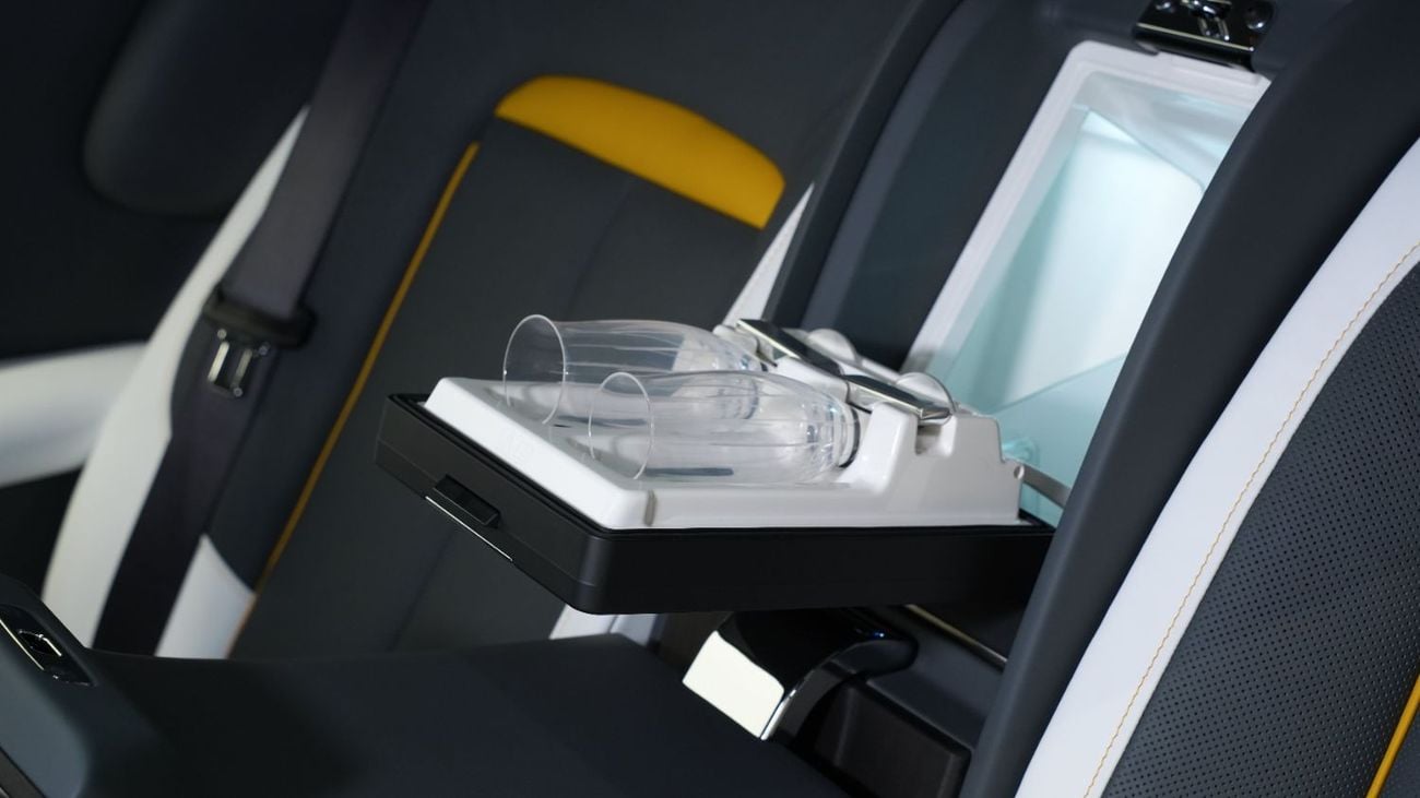 رولز رويس جوست 2024 | SPECIAL ORDER | BESPOKE TRI-TONE INTERIOR | FULL OPTION | LOW MILEAGE | PERFECT CONDITION