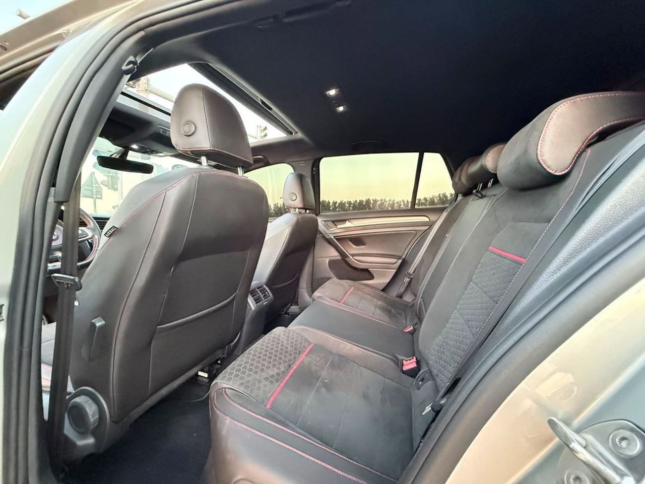 Volkswagen Golf GTI SPORT